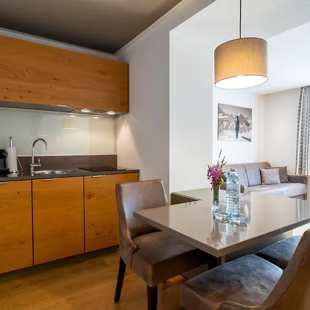 Laurus 4*