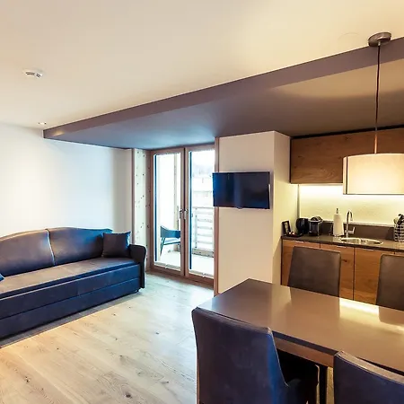 Laurus 4*