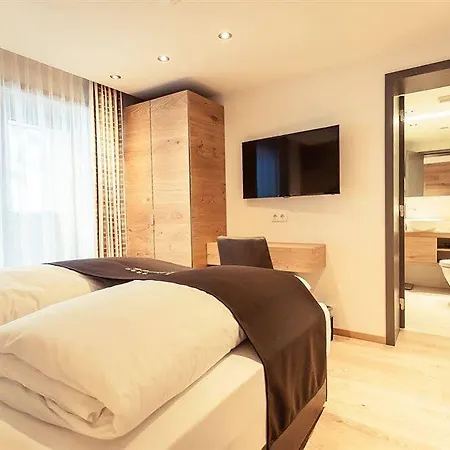 Laurus Apart-hotel 4*